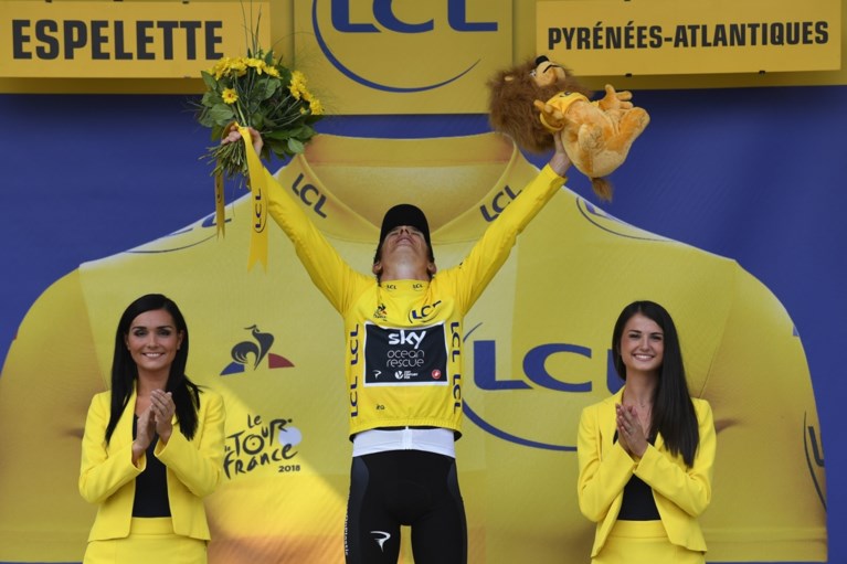 Tom Dumoulin houdt Chris Froome af en knalt naar de zege in tijdrit, Geraint Thomas heeft zijn Tourzege binnen