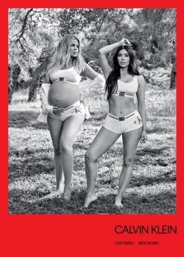 Raf Simons steekt alle Kardashians in lingerie