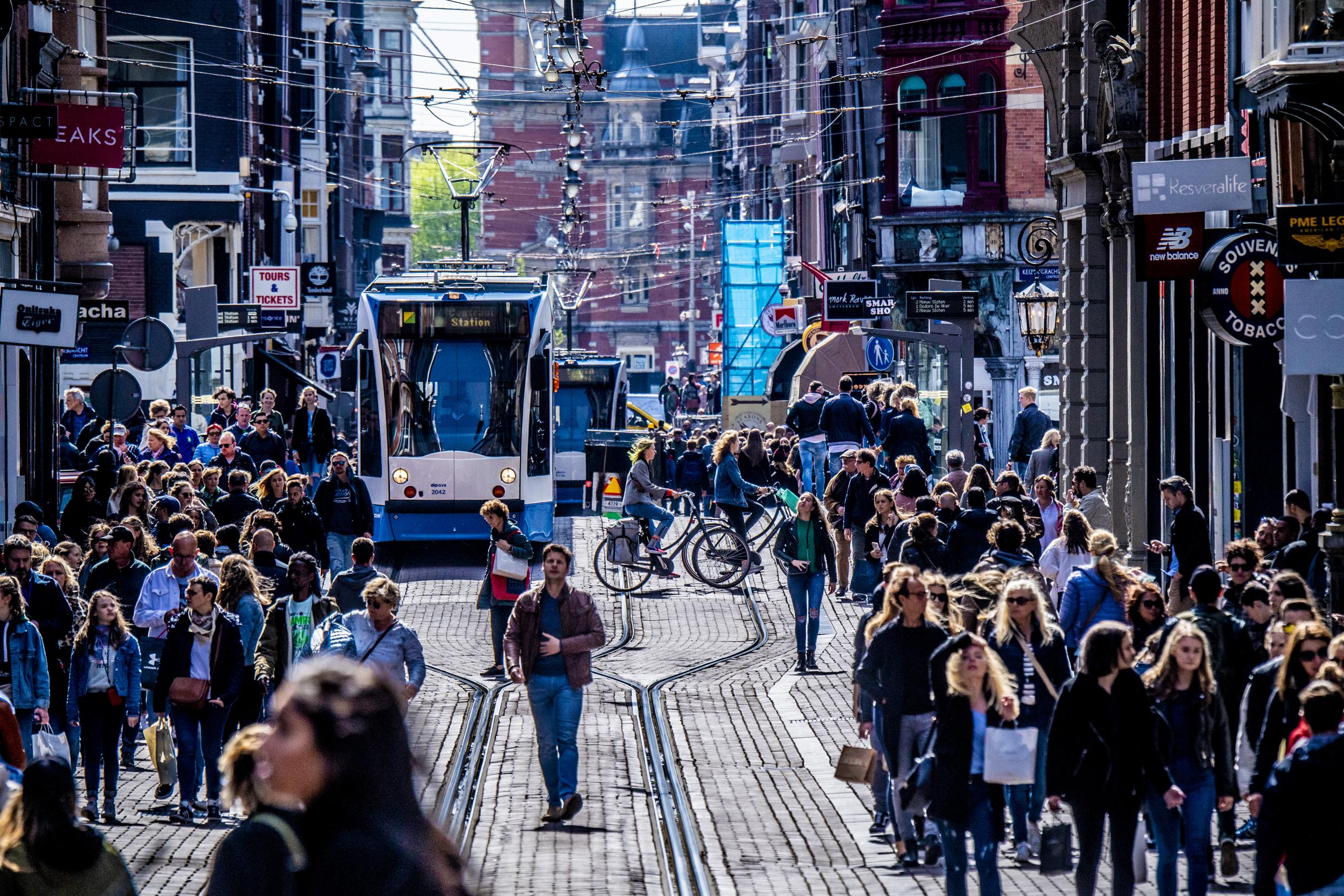 Vuile toeristen, drugsdealers, brandweermachoâ€™s en