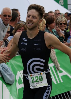 Valérie Barthelemy en Tim Van Hemel kronen zich tot Belgisch kampioen kwarttriatlon