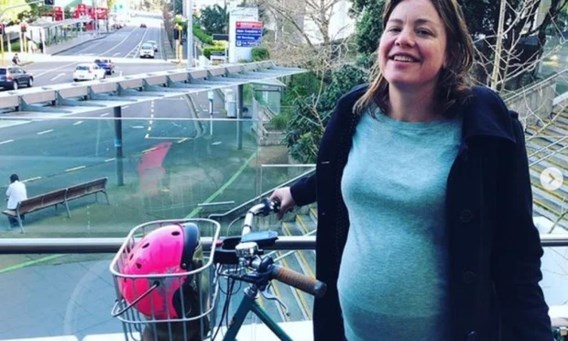Nieuw-Zeelandse minister fietst naar ziekenhuis voor bevalling