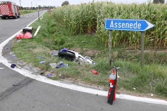 Twee dodelijke slachtoffers bij motorongeluk in Assenede