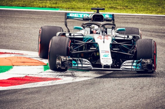 Lewis Hamilton verstevigt leidersplaats in F1-kampioenschap na zege in Italië