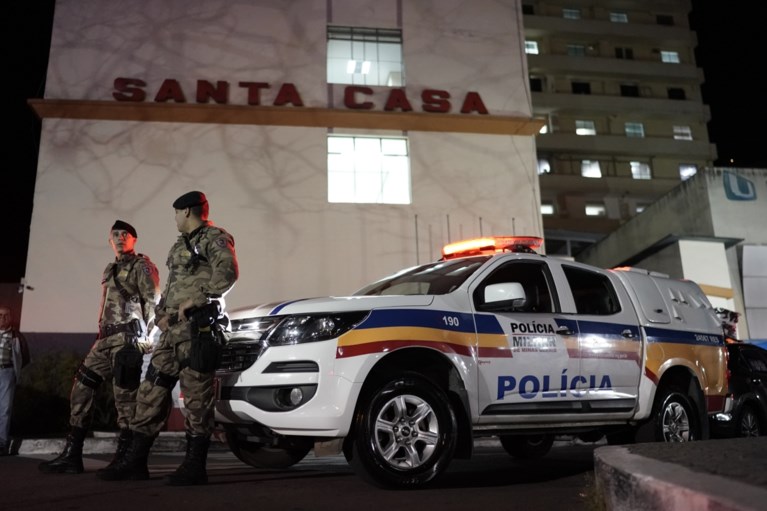 Extreemrechtse Braziliaanse presidentskandidaat neergestoken tijdens campagne voeren
