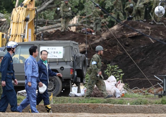 Japanse premier brengt bezoek aan regio getroffen door aardbeving