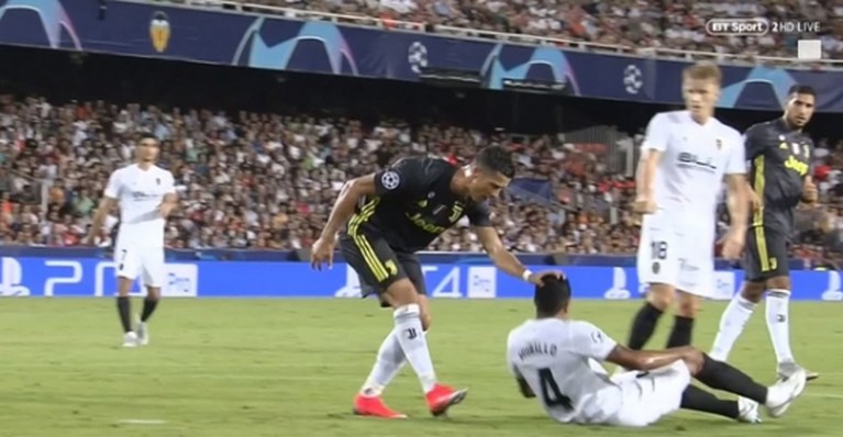 Cristiano Ronaldo in tranen na rode kaart in eerste match met Juventus in Champions League