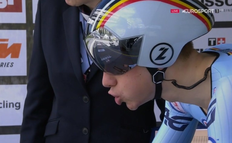 Evenepoel maakt faam waar en verpulvert tegenstand op WK tijdrijden bij junioren