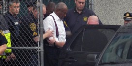 Bill Cosby krijgt minstens drie jaar cel voor seksueel misbruik en moet meteen de cel in
