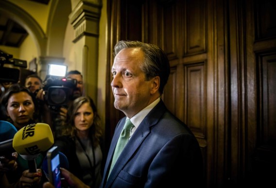 D66-boegbeeld Pechtold onder druk door liefdesaffaire