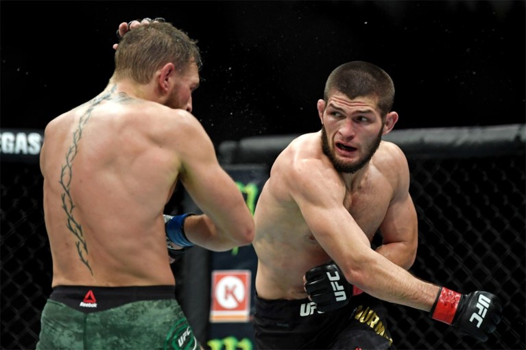 Kooivechter McGregor geeft op in titelgevecht tegen Nurmagomedov, massaal gevecht breekt uit