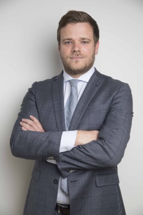 Anonieme steun en 100.000 euro voor De Wever en co.