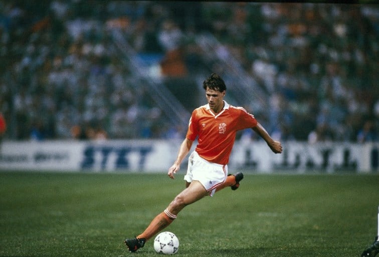 Marco van Basten stapt op bij FIFA: “Introductie van VAR op WK was een mijlpaal”