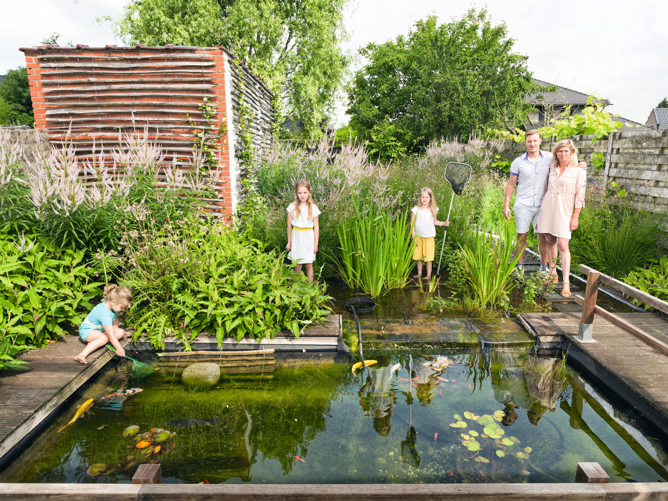 Bloot Spelen In De Tuin