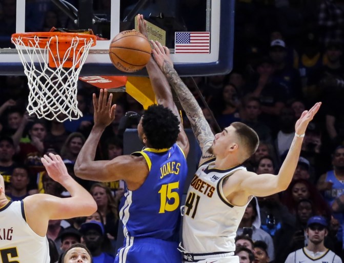 Eerste nederlaag voor titelverdediger in NBA, forse straffen voor spelers die op de vuist gingen