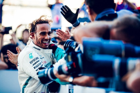 Lewis Hamilton verovert vijfde F1-wereldtitel in Mexico