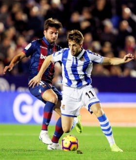 Januzaj levert eerste assist, Casteels moet zich omdraaien, Sels houdt de netten schoon