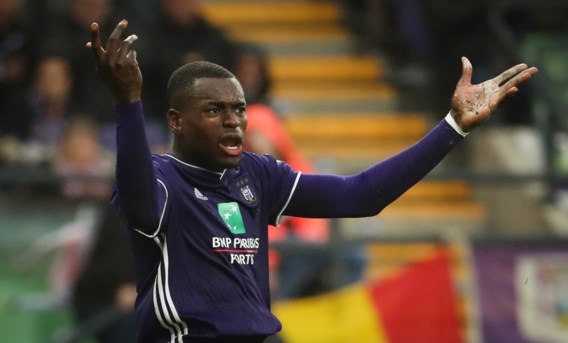 Landry Dimata valt geblesseerd af bij beloften, Johan Walem roept Stephane Omeonga op