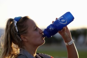 Zeilster Emma Plasschaert ziet zichzelf niet als Sportvrouw van het jaar, ondanks haar wereldtitel
