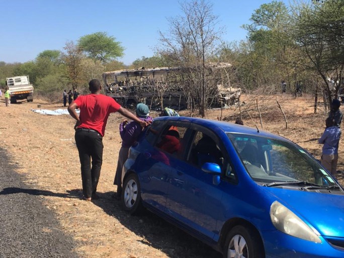 Minstens 42 doden bij brand op bus in Zimbabwe