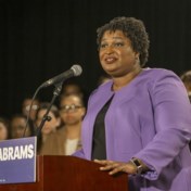 Abrams staakt poging om eerste zwarte gouverneur in VS te worden