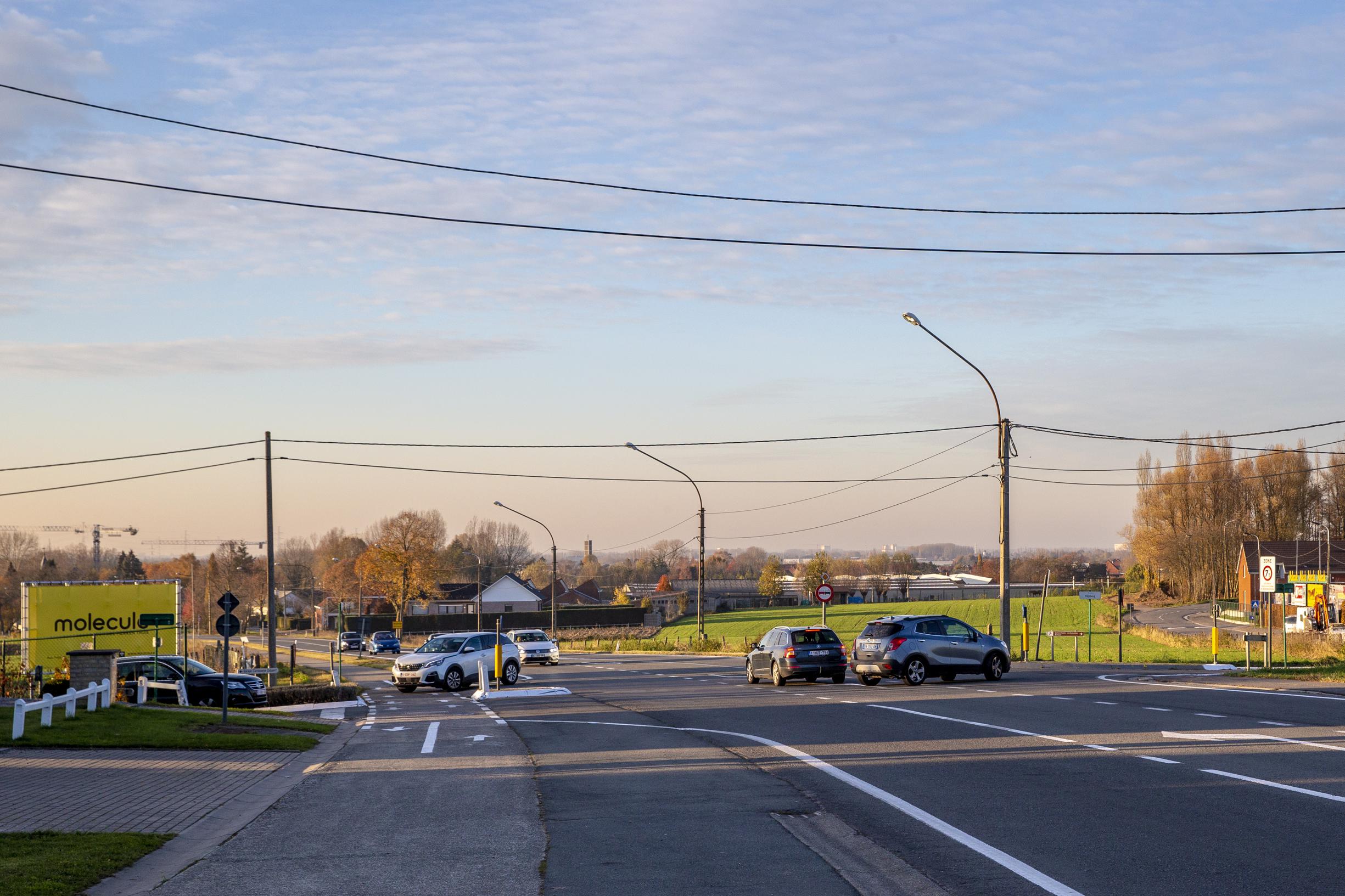 Eindelijk oplossing voor file aan Molecule Koopcenter in Vichte | De  Standaard Mobile