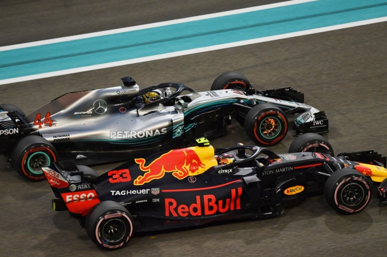 Hamilton knalt naar elfde zege van het seizoen in slotrace in Abu Dhabi, Vandoorne eindigt veertiende