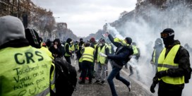Franse politici roepen gele hesjes op om ‘verantwoordelijkheidszin’ te tonen