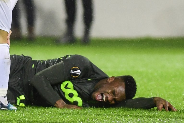 Obbi Oulare breekt scheenbeen maar is door “mooie breuk” slechts zes tot acht weken buiten strijd