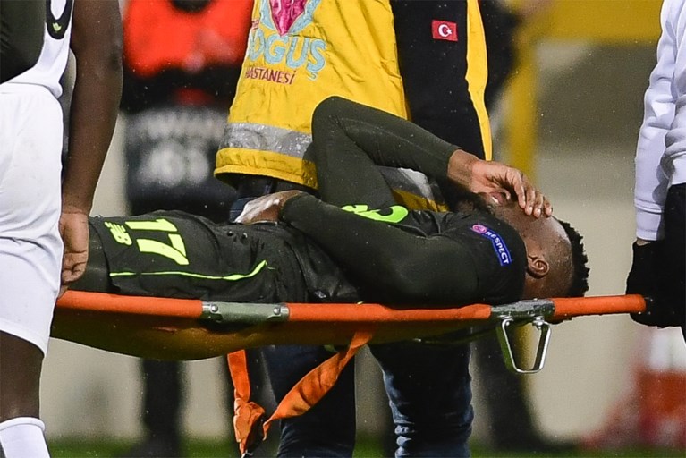 Obbi Oulare breekt scheenbeen maar is door “mooie breuk” slechts zes tot acht weken buiten strijd
