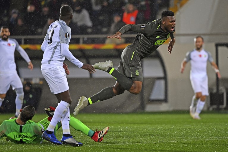 Obbi Oulare breekt scheenbeen maar is door “mooie breuk” slechts zes tot acht weken buiten strijd
