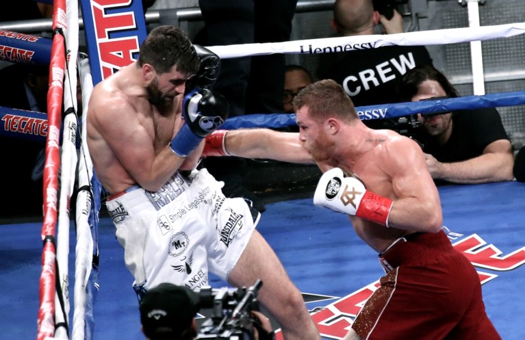 Mexicaanse bokser Saul ‘Canelo’ Alvarez verovert WBA-titel bij supermiddelgewichten