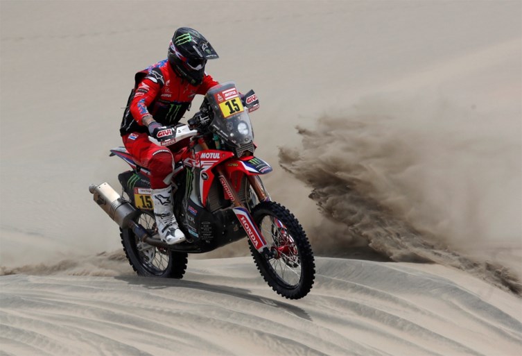 DAKAR. Al-Attiyah wint vierde rit bij wagens en vergroot voorsprong, dubbelslag voor Brabec bij motoren