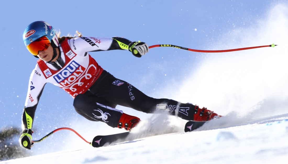 Mikaela Shiffrin skiet naar zege in super-G van Cortina d ...