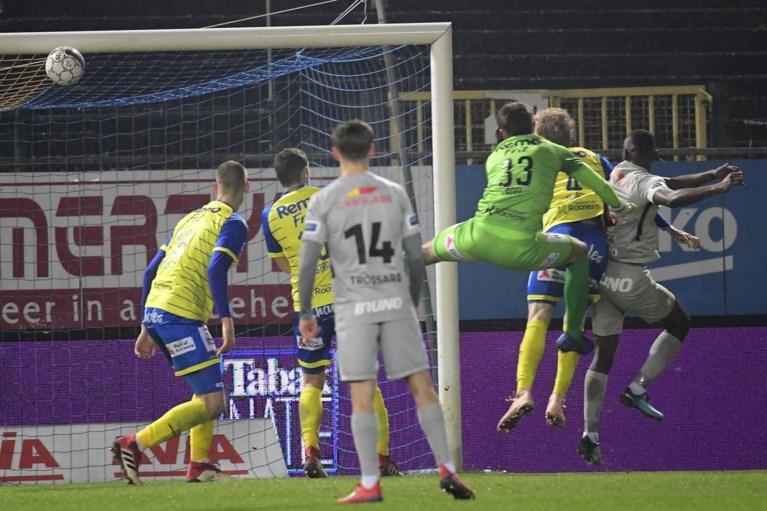Aanvoerder Pozuelo bezorgt leider Genk de drie punten tegen stug Waasland-Beveren