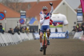 WK beloften: geen derde wereldtitel voor Eli Iserbyt, West-Vlaming heeft geen verhaal tegen ontketende Pidcock