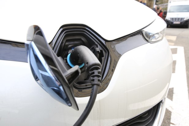 Gemeenten Willen Boetes Voor Elektrische Wagens Die Laadpaal De Standaard Mobile