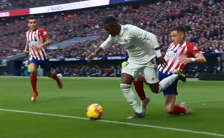 Real Madrid tweede in La Liga na winst in beladen topper tegen Atlético