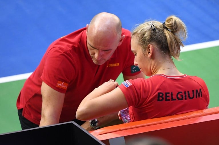 Ook Elise Mertens verliest: België heeft mirakel nodig tegen Frankrijk in de Fed Cup