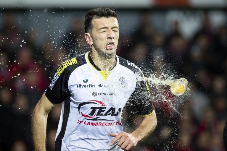 Lokeren nadert op Waasland-Beveren dankzij zegen tegen Antwerp