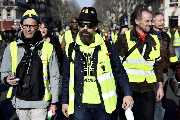 Meer dan 40.000 gele hesjes op straat in Frankrijk