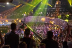 Lederhosen overal: Moose Bar verovert Sportpaleis