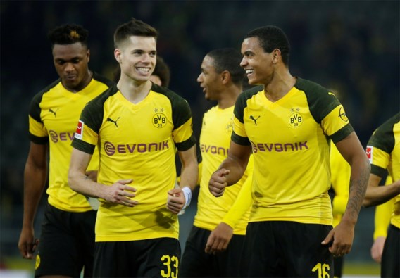 Borussia Dortmund wint na vijf wedstrijden eindelijk nog eens, rode kaart voor Mangala nekt Hamburg