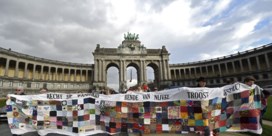 Enkele mensen betogen in Brussel voor betere hulp voor terreurslachtoffers