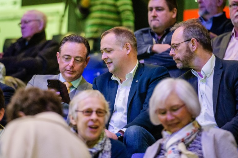 Vlaams Nationaal Zangfeest in teken van oproep om ‘miljardentransfers naar Wallonië’ te stoppen