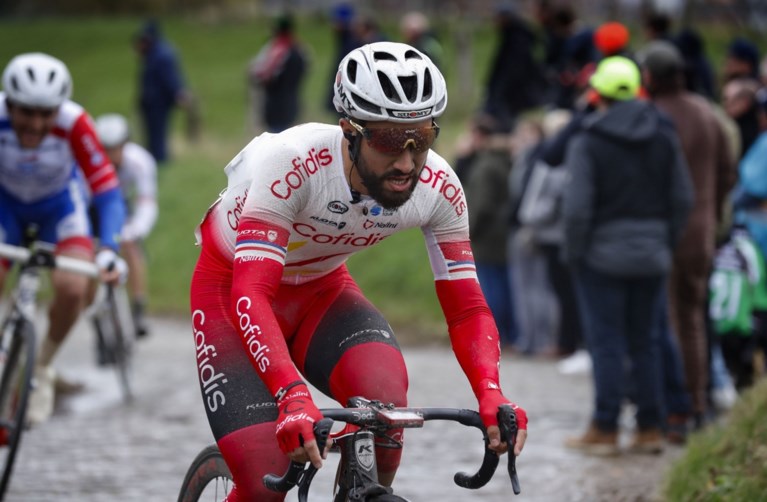 Remco Evenepoel beleeft Vlaamse vuurdoop in Nokere Koerse: “Het is een gekkenhuis, anders dan bij Tom Boonen”