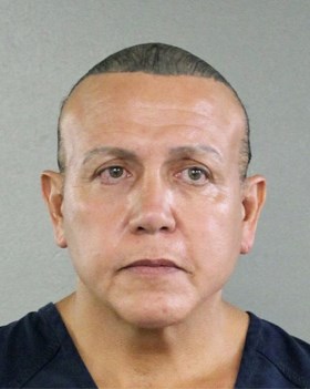 Man die bombrieven verstuurde aan critici van Trump bekent schuld