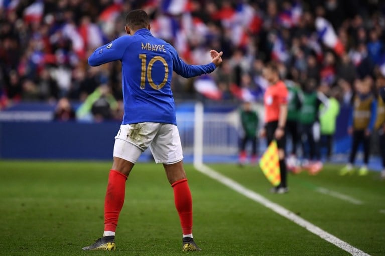 EK-kwalificaties: Frankrijk stelt niet teleur en ook Engeland maakt indruk, Portugal kan echter niet winnen na uitvallen Ronaldo