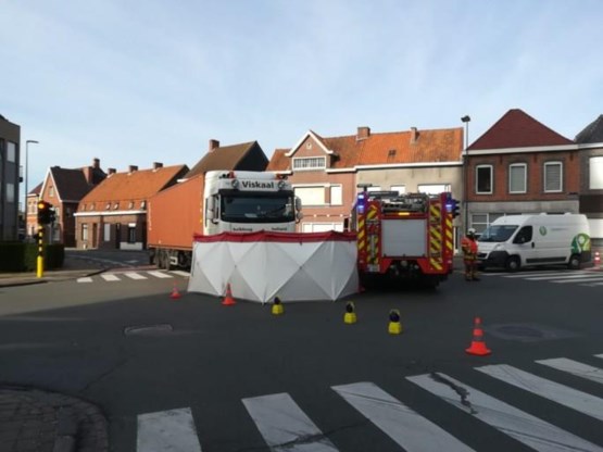 Fietsster (48) sterft bij ongeval met vrachtwagen in Tielt
