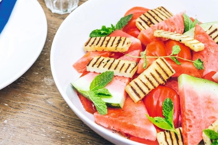 Gebakken of gegrild: drie gerechten met halloumi