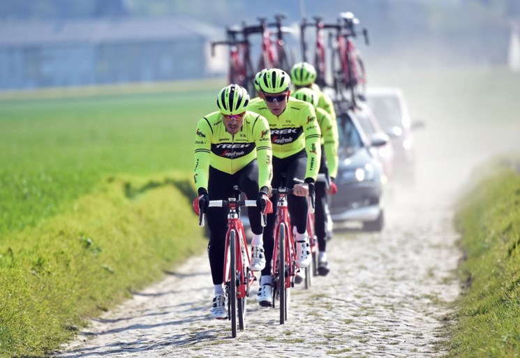 Voor de tweede dag op rij verkennen toppers Parijs-Roubaix: Van Avermaet en Degenkolb leiden hun troepen over de kasseien